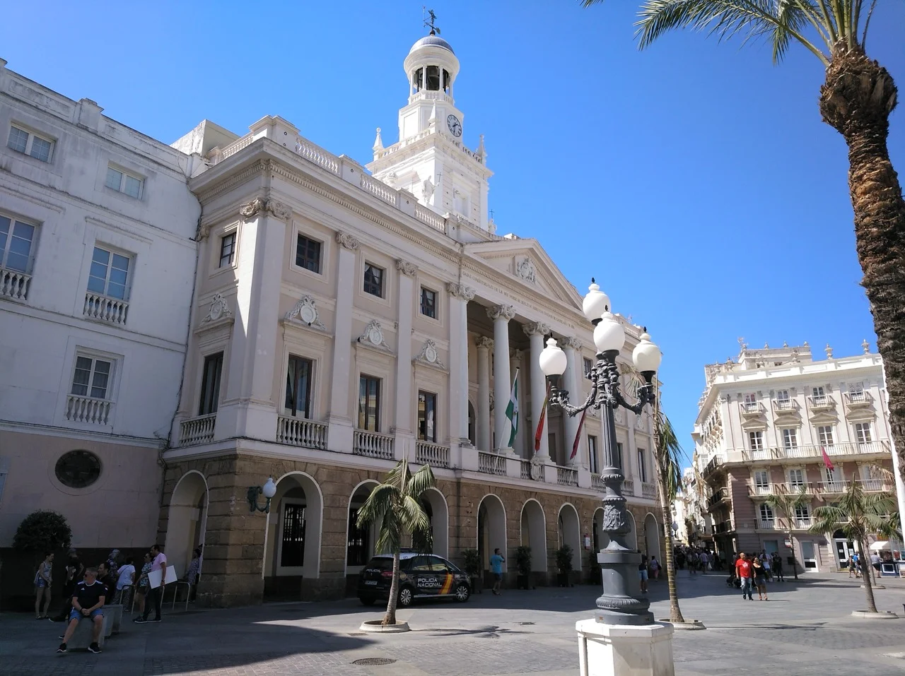 El Ayuntamiento de Cádiz lanza la convocatoria de 41 plazas de empleo público